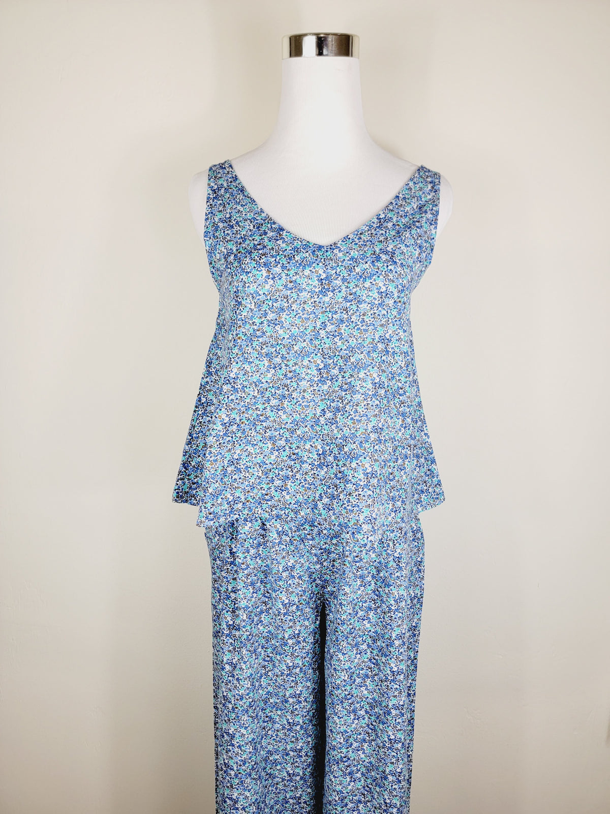 A LINE CUT TANK TOP