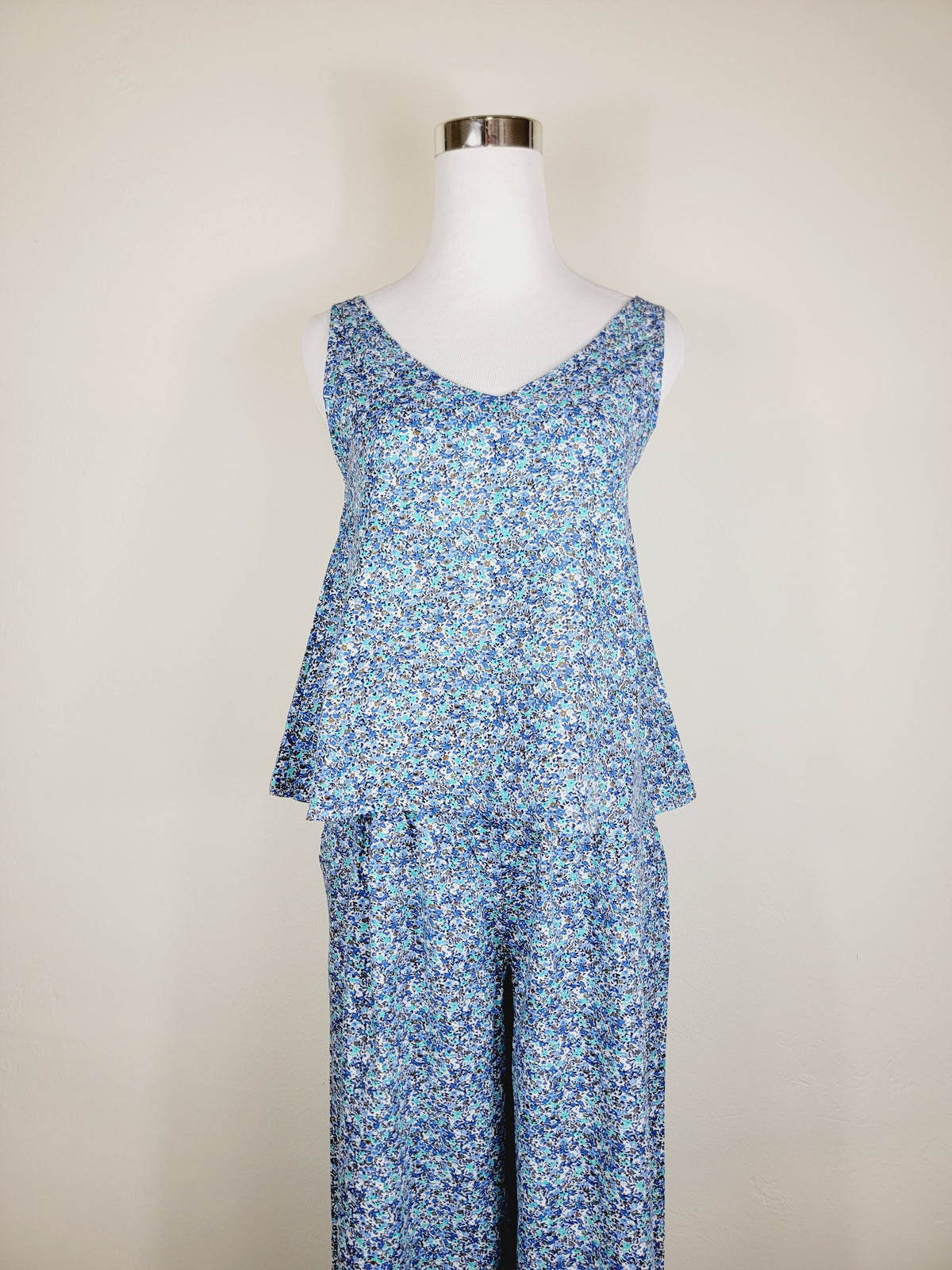 A LINE CUT TANK TOP