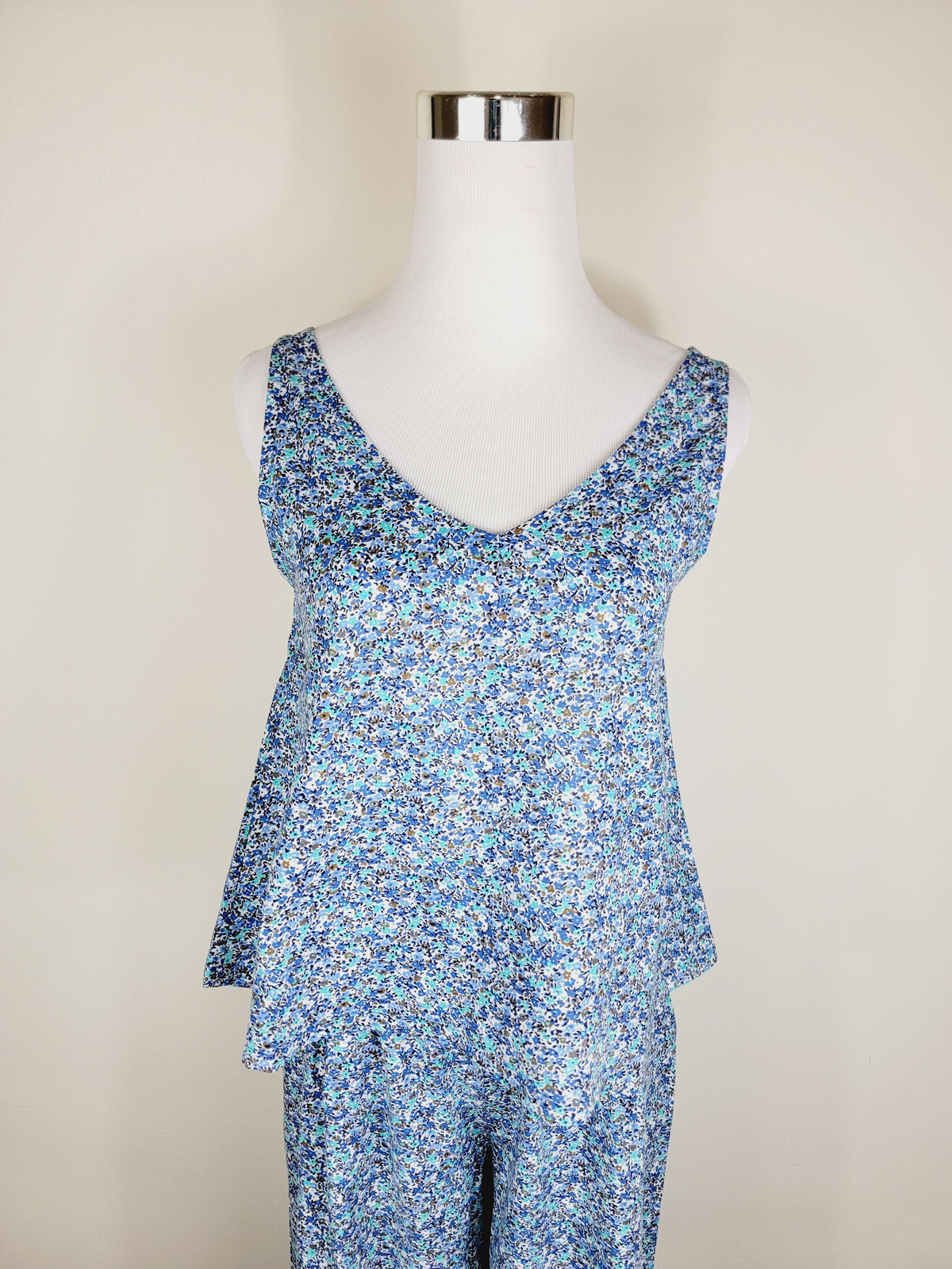 A LINE CUT TANK TOP