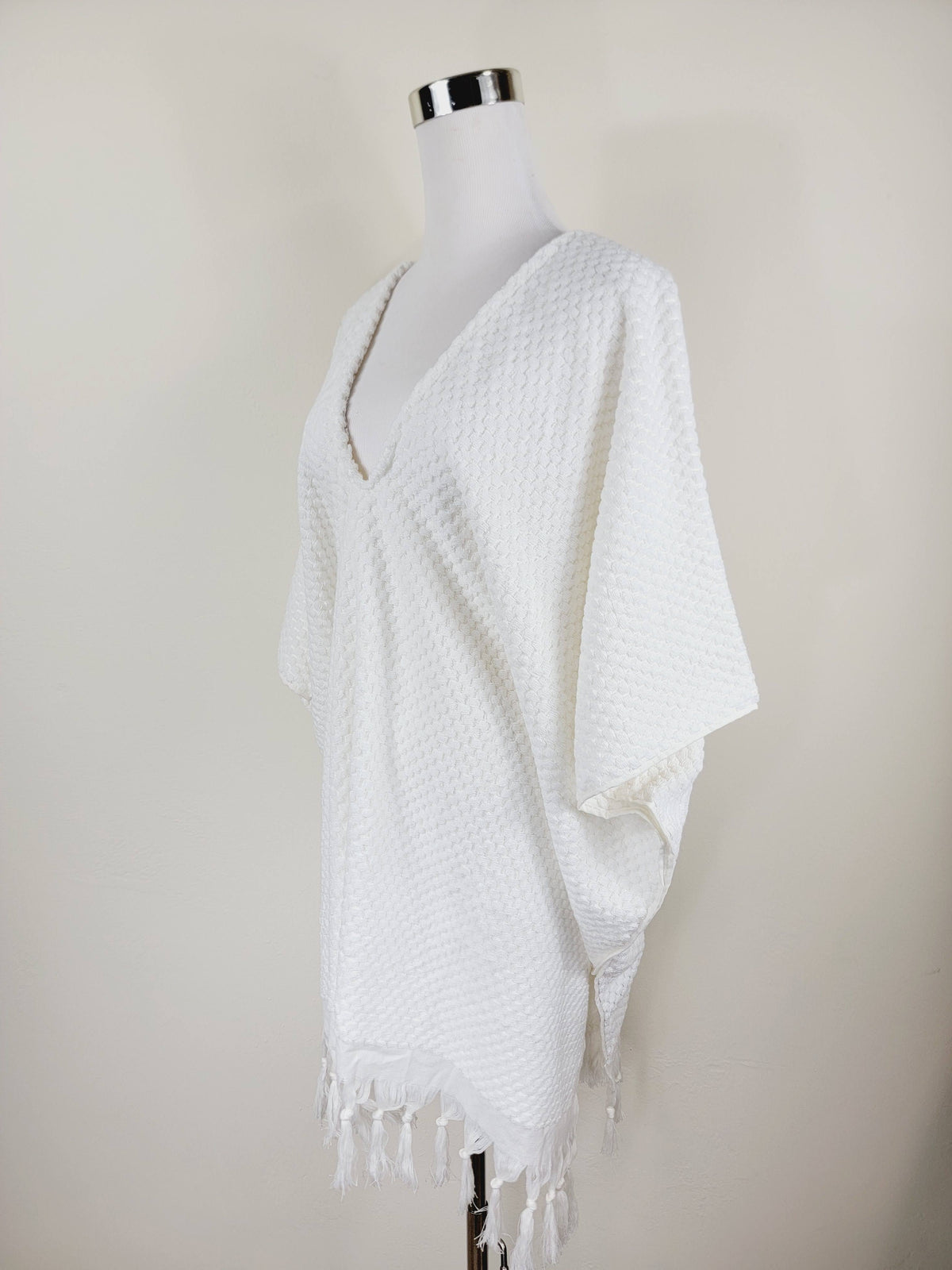 Paréo de plage taille unique – parfait pour la plage, blanc avec pompons