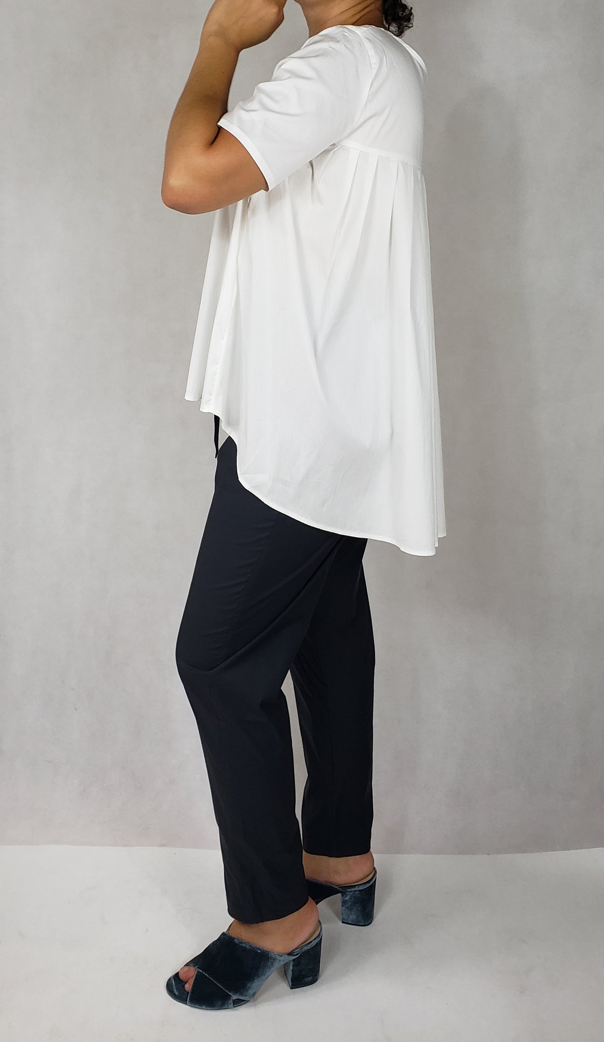 VOLUMINOUS TOP WITH PLEAT - EEBRU
