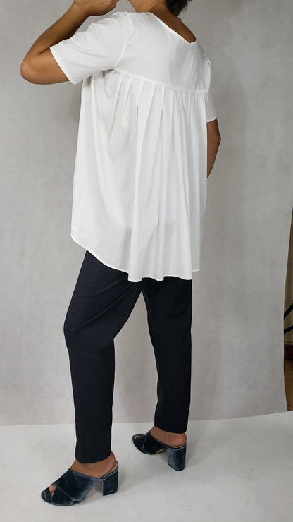 VOLUMINOUS TOP WITH PLEAT - EEBRU