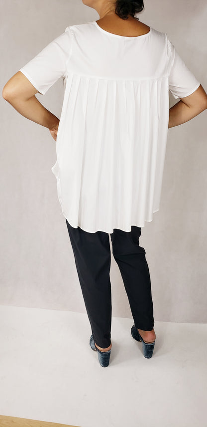VOLUMINOUS TOP WITH PLEAT - EEBRU