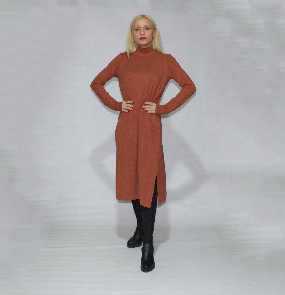 BLACK DRESS LONG SLEEVE TURTLE NECK WITH SIDE SLITS - EEBRU