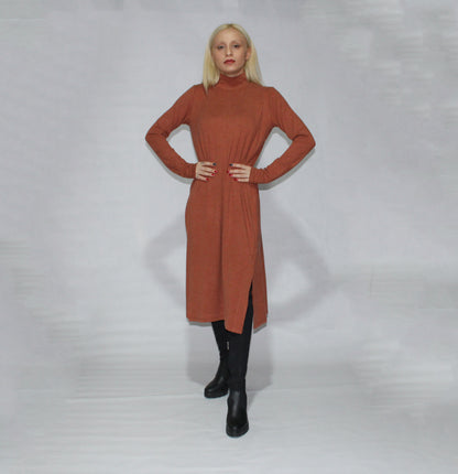 BLACK DRESS LONG SLEEVE TURTLE NECK WITH SIDE SLITS - EEBRU